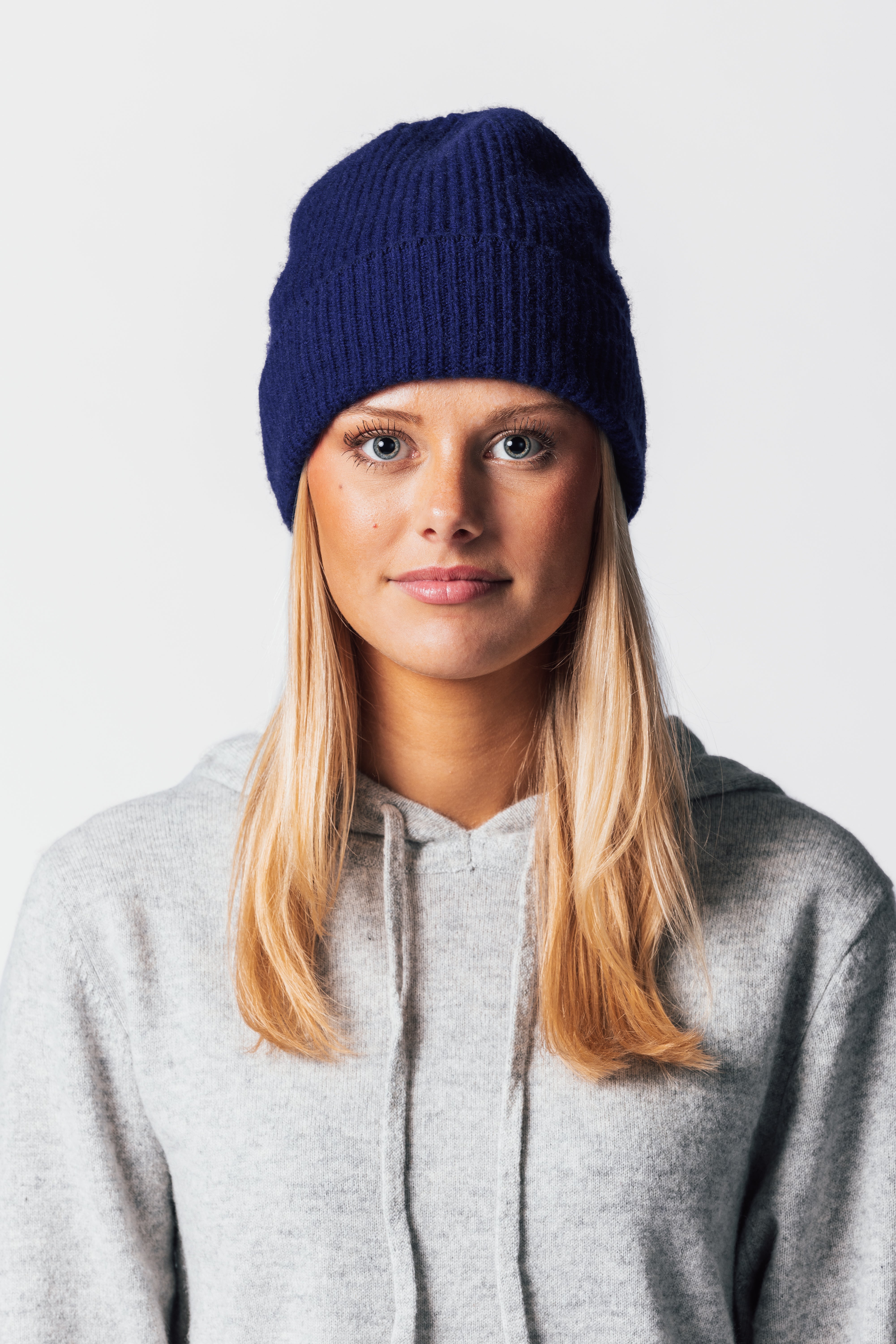 Dark blue cashmere beanie