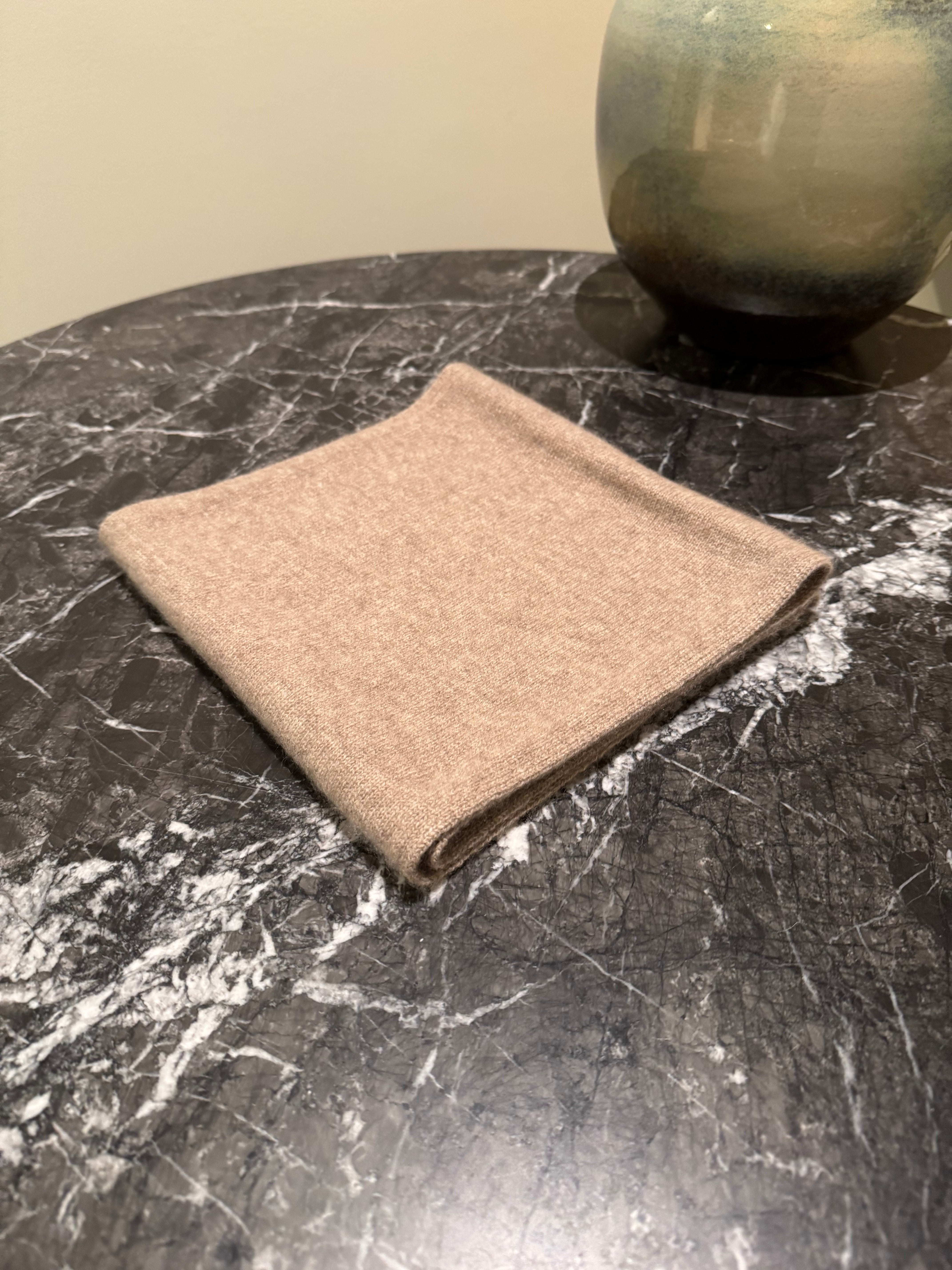 Beige cashmere buff
