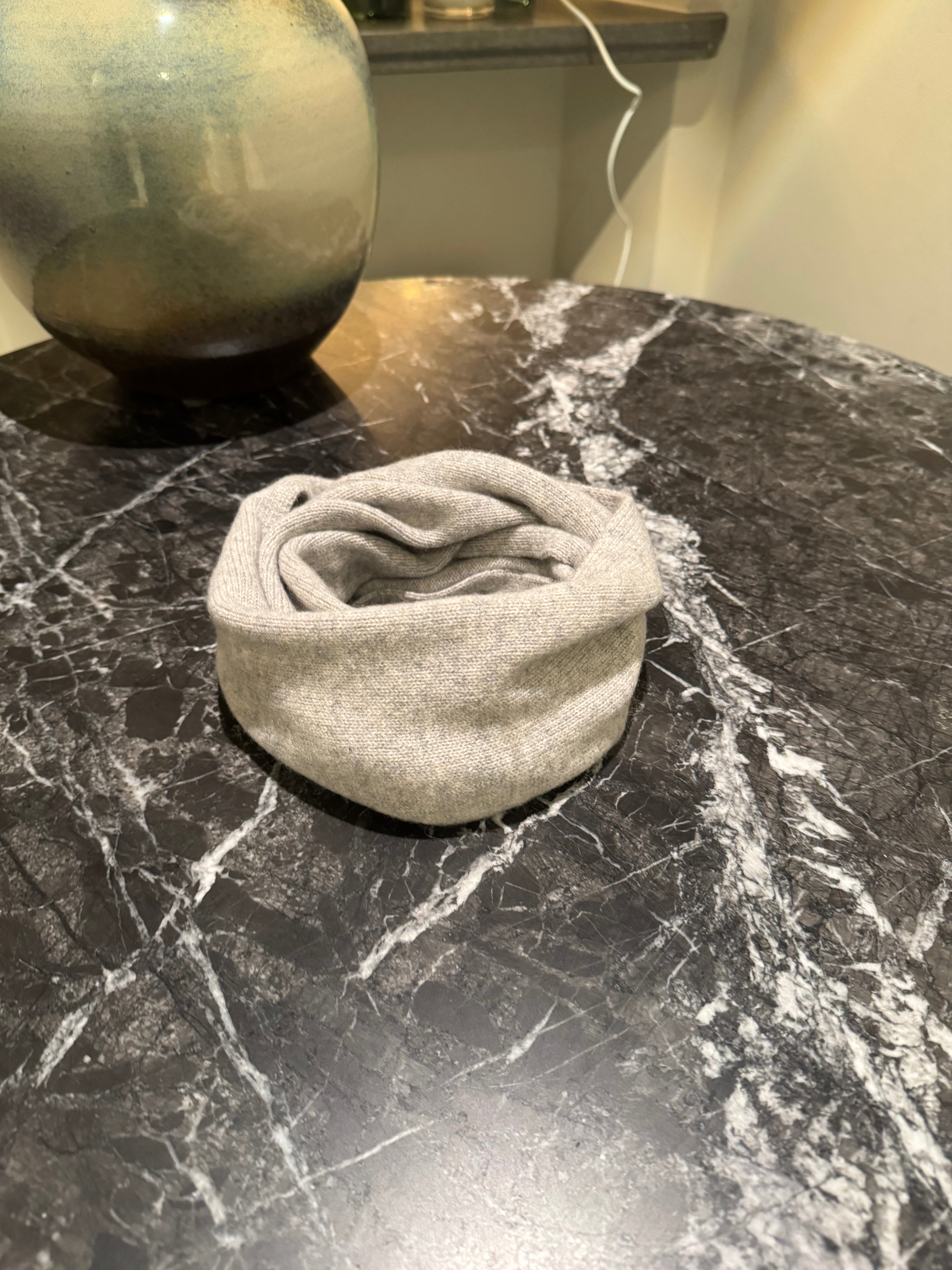 Light grey cashmere buff