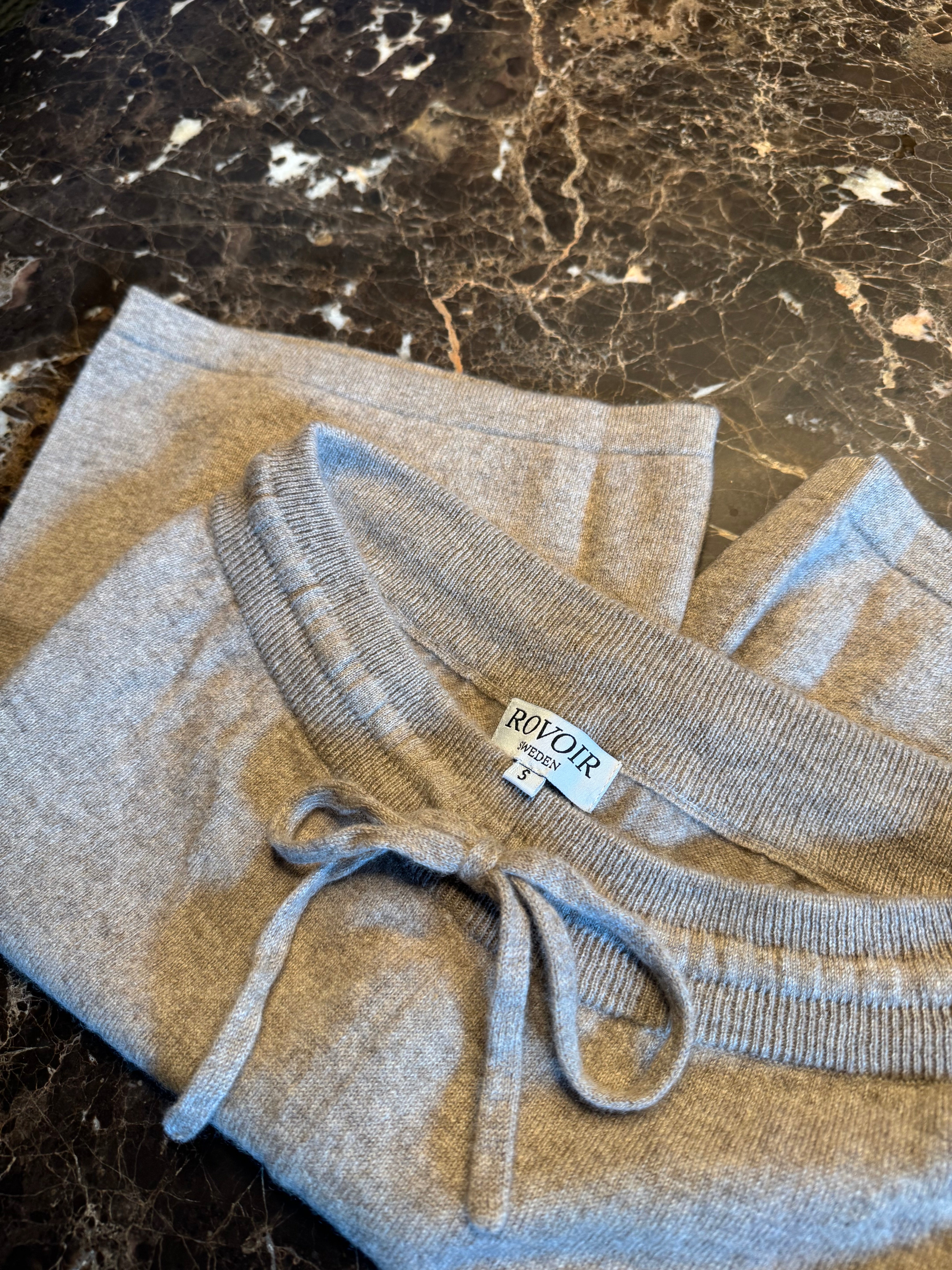 CASHMERE SHORTS LIGHT GREY