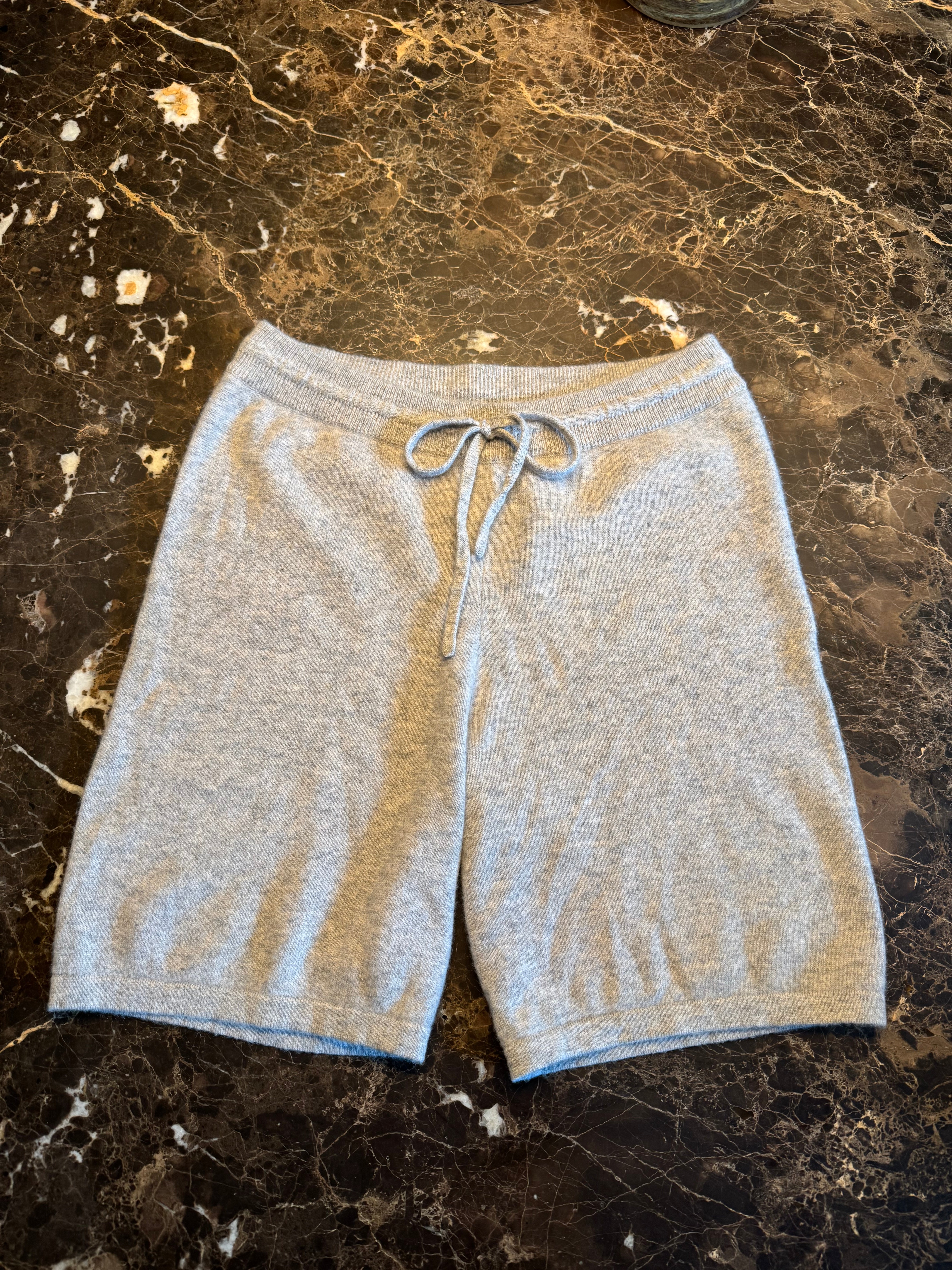 CASHMERE SHORTS LIGHT GREY